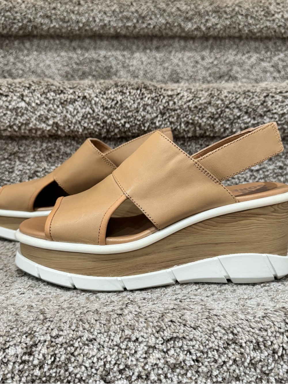 SOREL Women's Tan and White Platform Slingback Sandals Size 8 # 4685-246